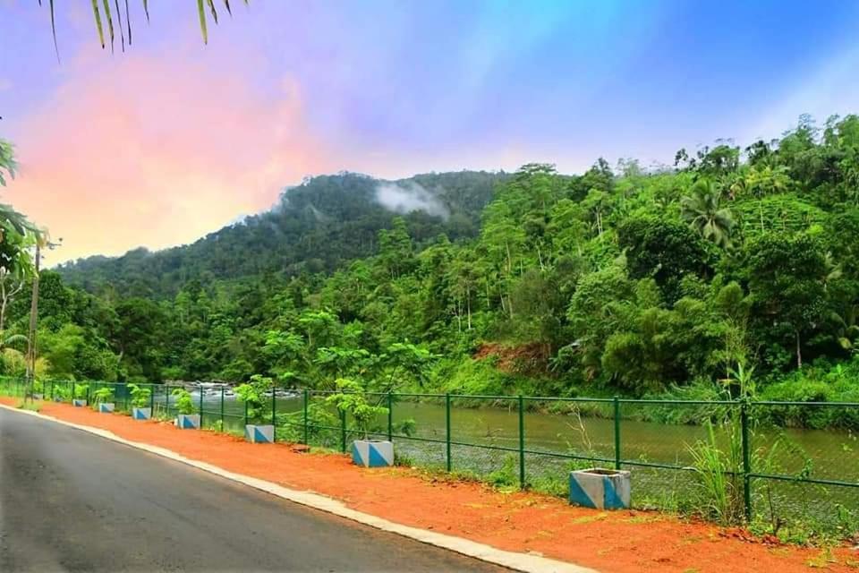 Sinharaja Forest Gate Deniyaya Kültér fotó